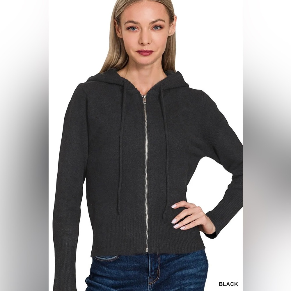 NWT SIZE M Zenana Outfitters Black Zip-Up Hoodie